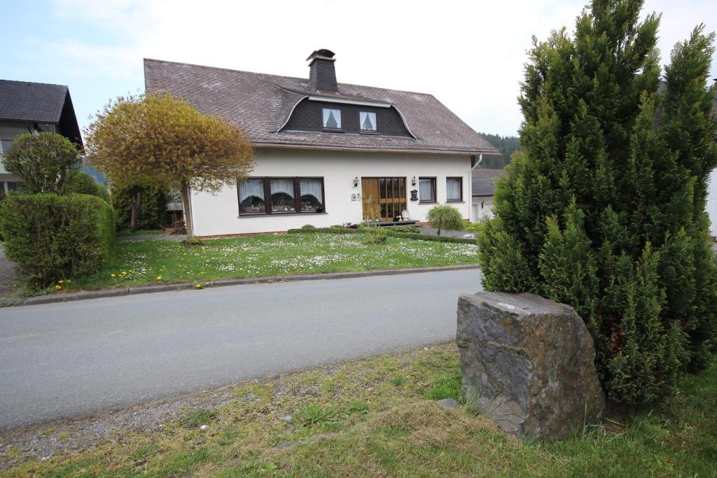 Ferienhaus Marienweg Hallenberg Bagian luar foto